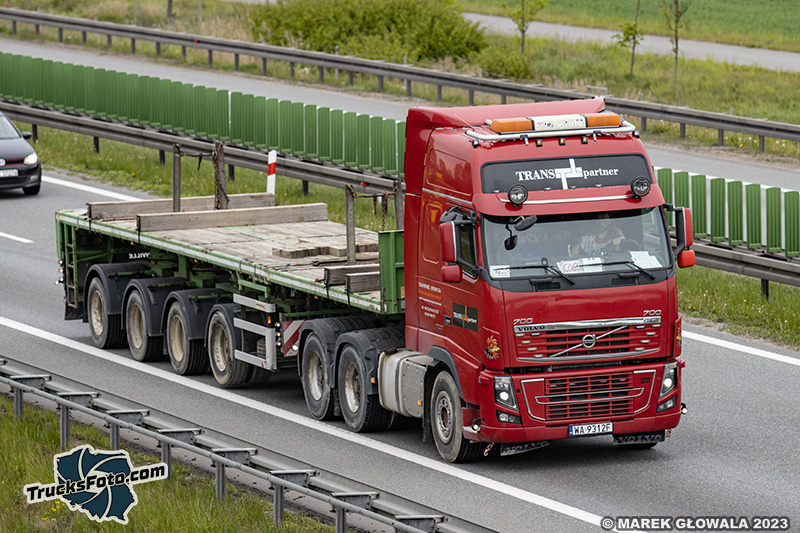 Volvo FH16 700 - Trans partner.jpg