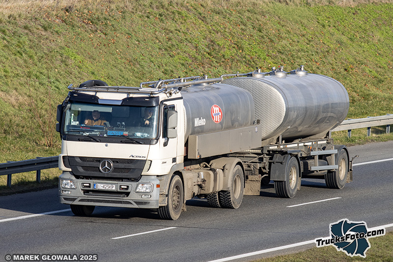 Mercedes-Benz Actros MP3 - Mlekovita.jpg
