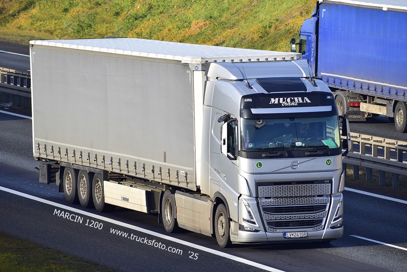 _DSC7045 MUCHA-crop-VOLVO FH5.JPG