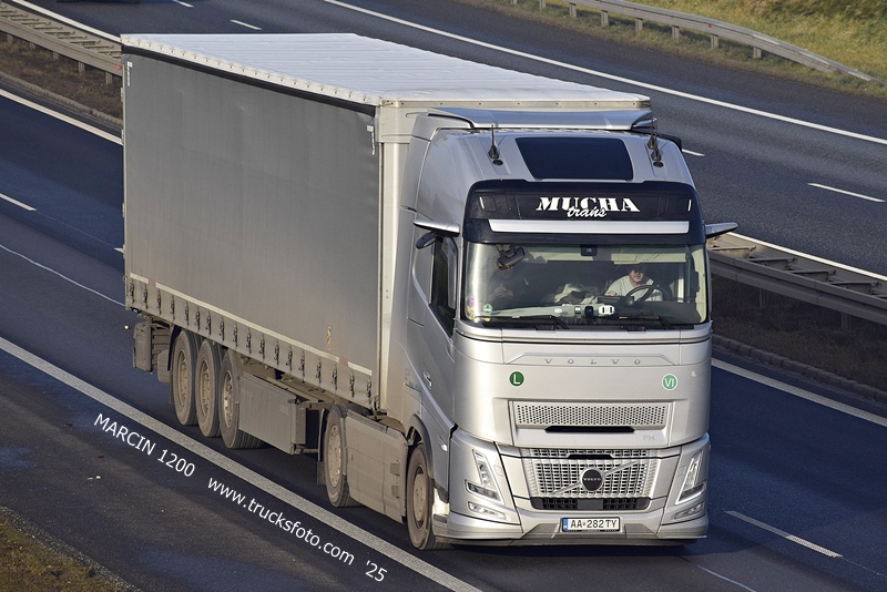 _DSC7577 MUCHA-crop-VOLVO FH AERO.JPG