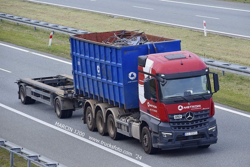 _DSC00011 (2672) METKOM-crop-Mercedes-Benz AROCS.JPG