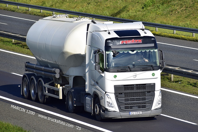 _DSC3521 MĘŻYK-crop-VOLVO FH5.JPG