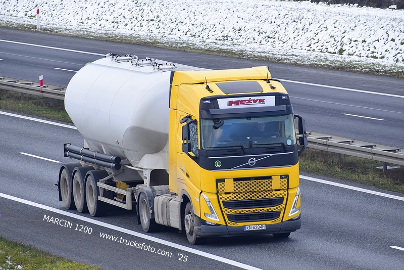 _DSC6374 MĘŻYK-crop-VOLVO FH5.JPG