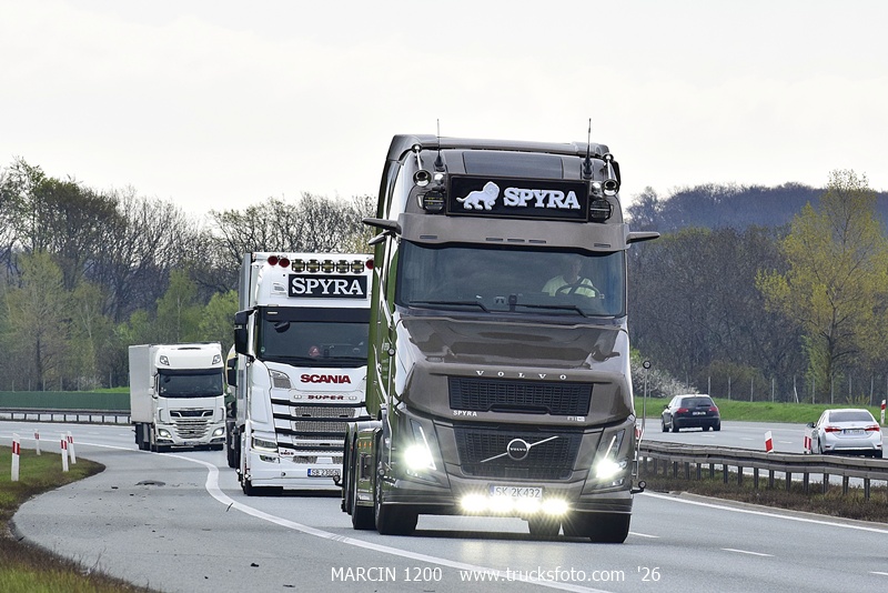 _DSC7257-crop-SPYRA-VOLVO VT5 AERO - SCANIA S560.JPG