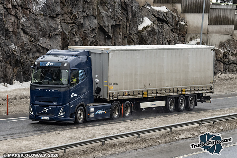 Volvo FH Aero Electric - DFDS.jpg