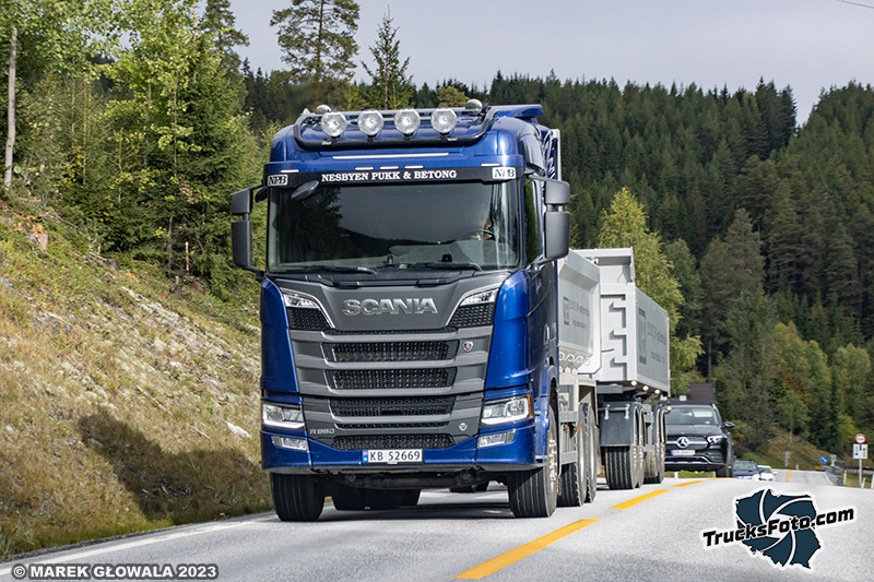 Scania R660 V8 - Nesbyen.jpg