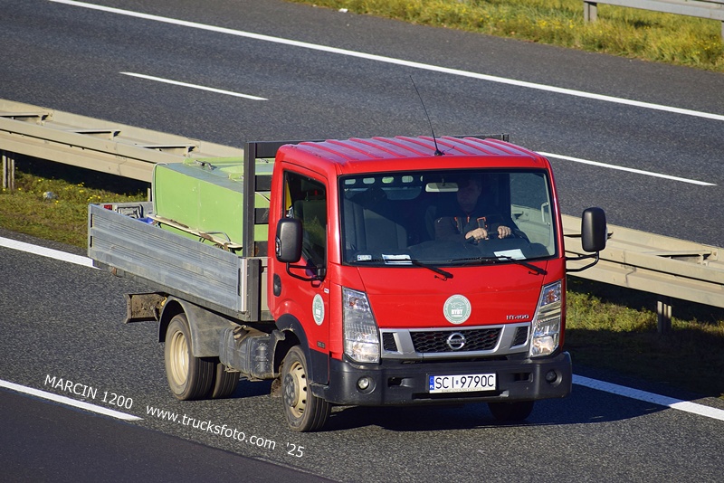 _DSC5138 NISSAN-crop - NT400.JPG