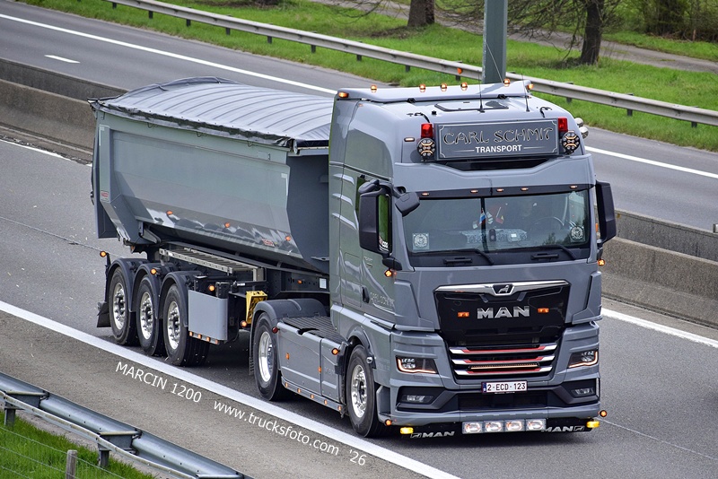 _DSC4737 CARL SCHMIT-crop-MAN TGX II.JPG