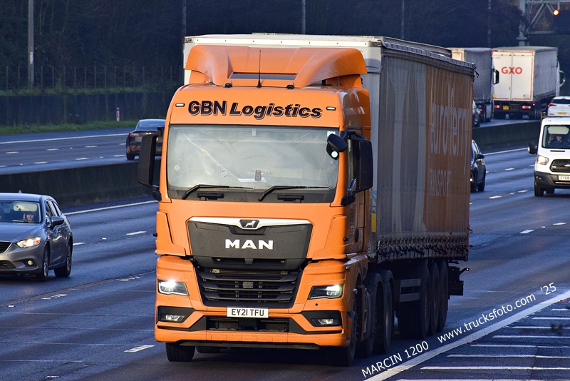 _DSC9477 GBN LOGISTICS-crop-MAN TGX II.JPG
