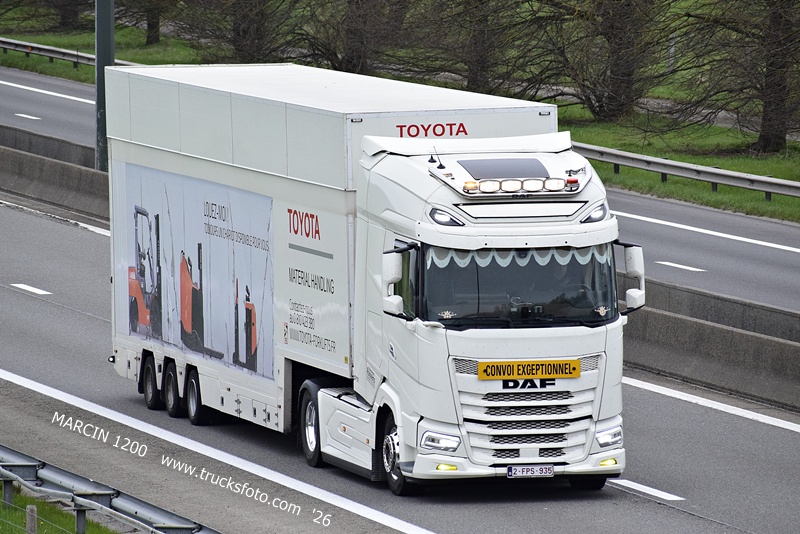 _DSC4639 ROOSENS TRANSPORT-crop-DAF.JPG