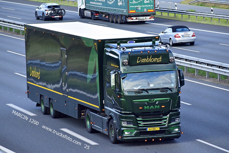 _DSC8106 DANBLOMST-crop-MAN TGX II.JPG