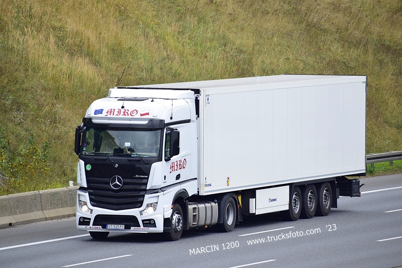 _DSC6928 MIRO-crop-ACTROS MP4.JPG