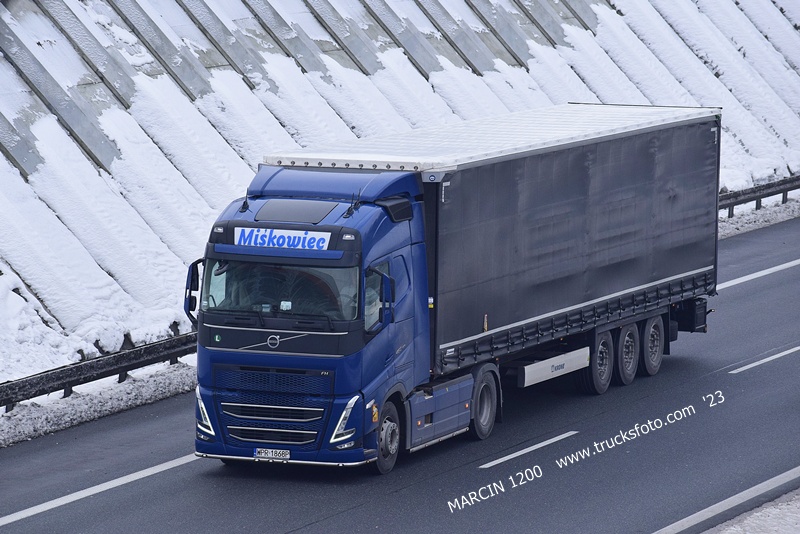 _DSC8487 MIŚKOWIEC-crop-VOLVO FH5.JPG
