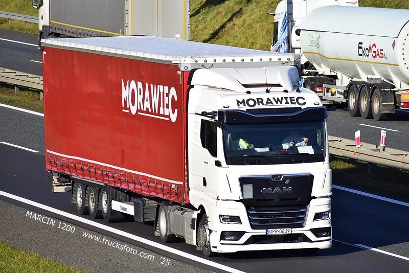 _DSC5102 MORAWIEC-crop-MAN TGX II - KRONE.JPG