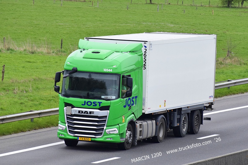 _DSC5029 JOST-crop-DAF XF.JPG