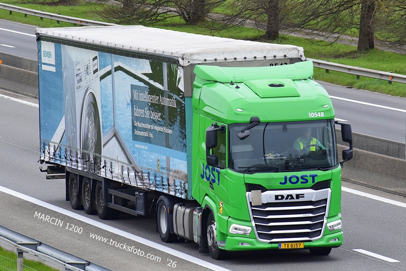 _DSC4823 JOST-crop-DAF XF.JPG