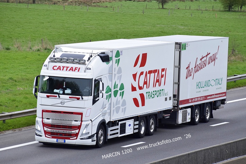 _DSC4655 Cattafi-crop-VOLVO FH5.JPG