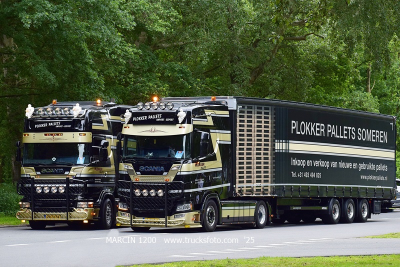 _DSC0936 PLOKKER PALLETS-crop-SCANIA V8.JPG