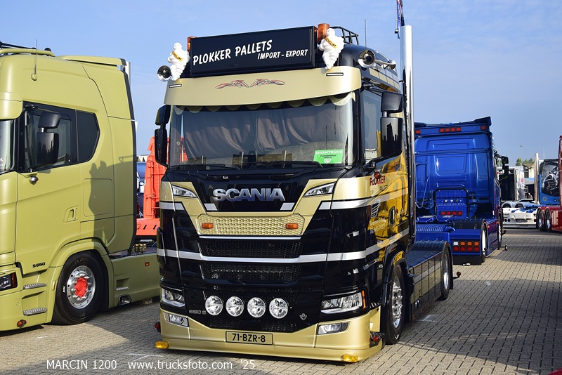 _DSC1258 PLOKKER PALLETS-crop-SCANIA S660 V8.JPG