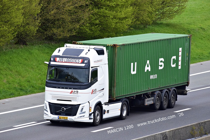 _DSC5972 JVB LOGISTICS-crop-VOLVO FH AERO.JPG