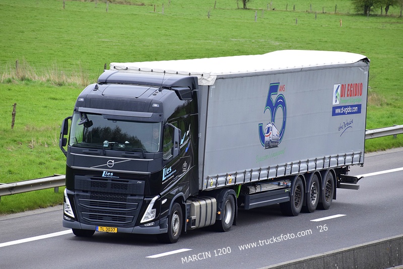 _DSC4775 LIES TRANSPORTS-crop-VOLVO FH5.JPG