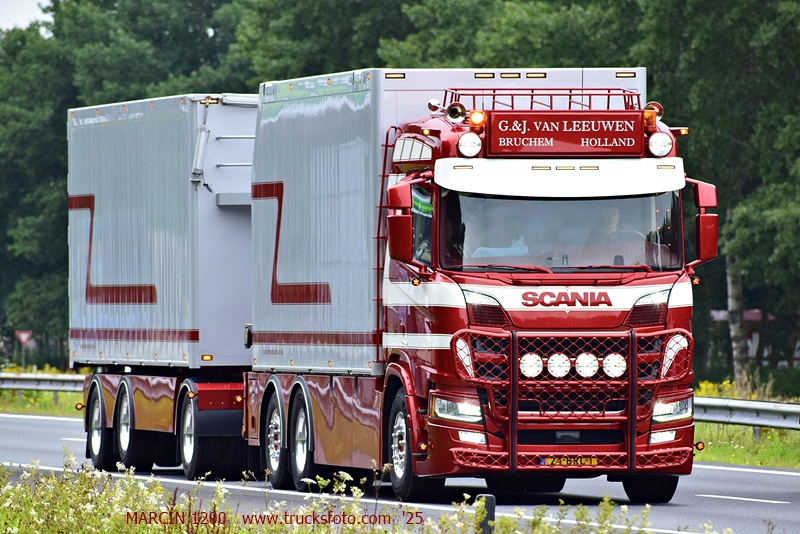 _DSC0321 G.&J. van LEEUWEN-crop-SCANIA R NG.JPG