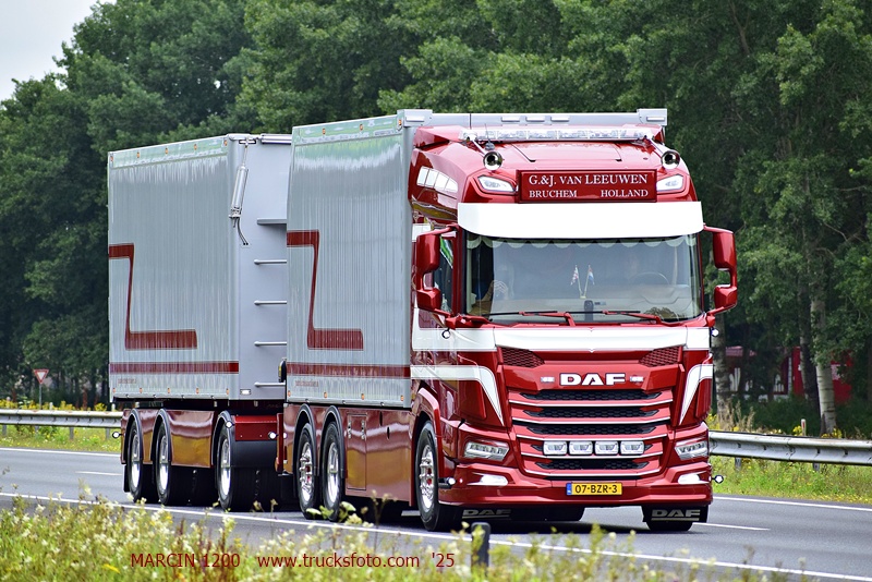 _DSC0322 G.&J. van LEEUWEN-crop-DAF.JPG