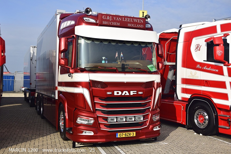 _DSC1327 G.&J.van LEEUWEN-crop-DAF.JPG