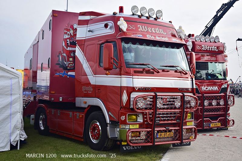 _DSC1367 WEEDA-crop-VOLVO FH12 - SCANIA R NG.JPG
