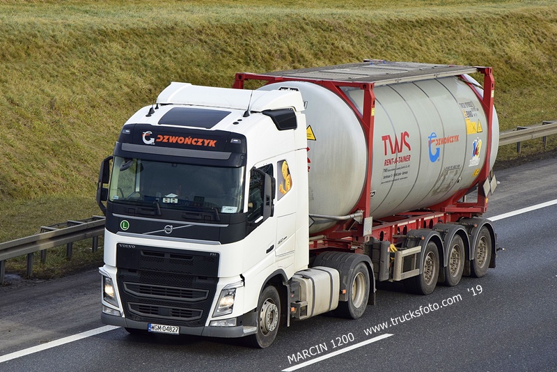 _DSC3951 DZWOŃCZYK-crop-VOLVO FH4.JPG