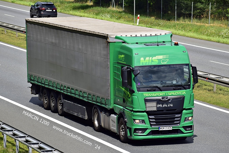 _DSC00011 (1289) MIŚ-crop-MAN TGX II.JPG