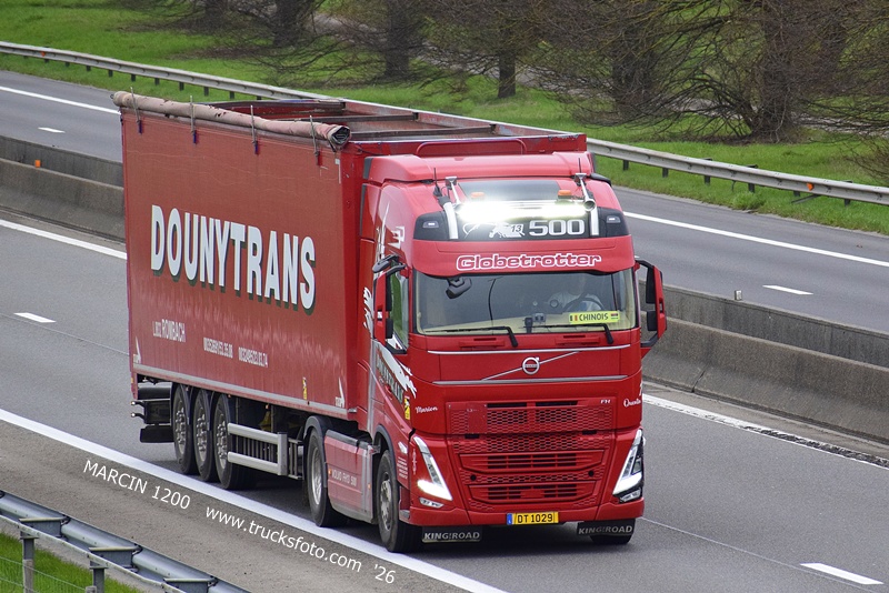 _DSC4833 DOUNYTRANS-crop-VOLVO FH5.JPG