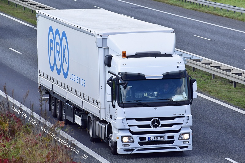 _DSC2423 PRK-crop-ACTROS MP3.JPG