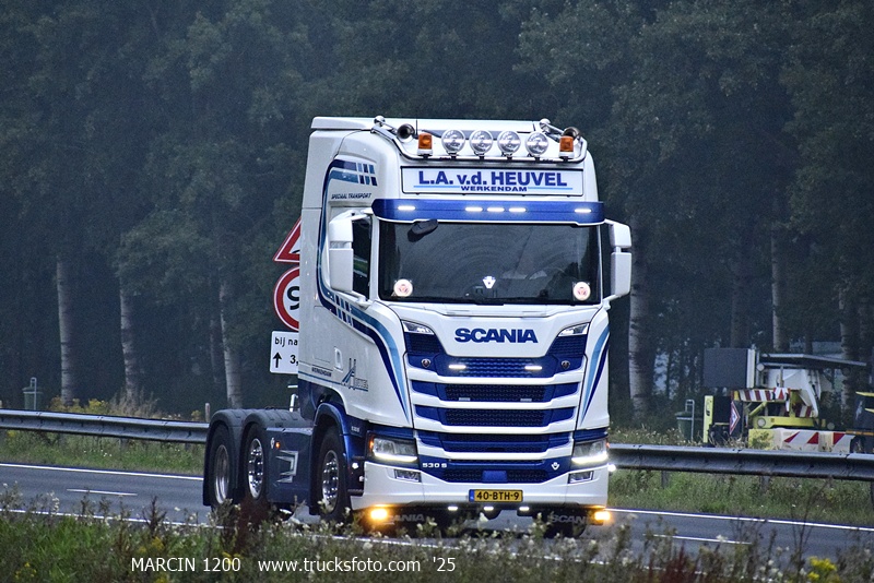 _DSC9575 L.A.v.d.HEUVEL-crop-SCANIA S530 V8.JPG