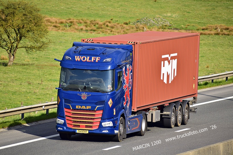 _DSC6735 WOLFF-crop-DAF XG.JPG
