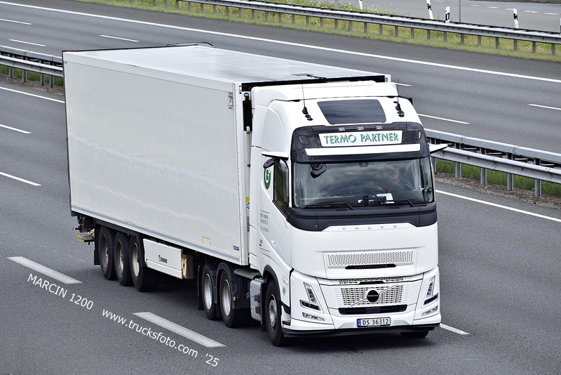 _DSC9283 TERMO PARTNER-crop-VOLVO FH AERO.JPG