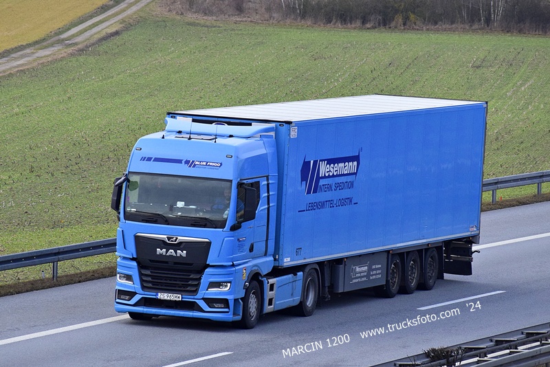 _DSC9473 BLUE FRIGO WESEMANN-crop-MAN TGX II.JPG