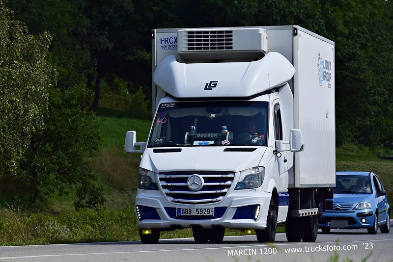 _DSC6180 LIOVA GROUP-crop-SPRINTER.JPG