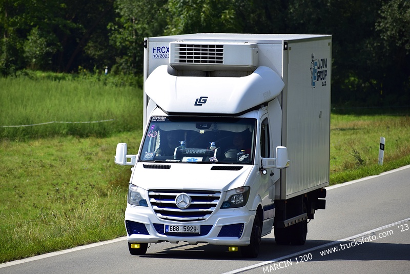 _DSC6126 LIOVA GROUP-crop-SPRINTER.JPG